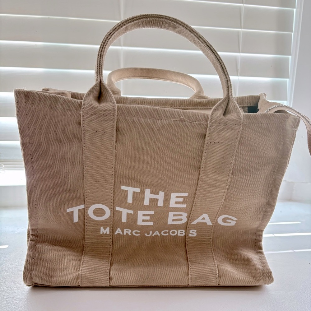 NWOT Marc Jacobs Beige Canvas Medium Tote bag - Picture 8 of 9